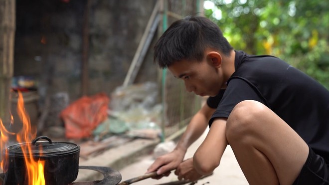 Quang Minh bị thận bẩm sinh, cùng mẹ chạy thận giai đoạn cuối vượt khó - Ảnh 7.