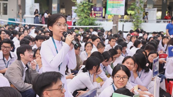 Khai mạc chương trình tư vấn tuyển sinh "Đúng ngành nghề - Sáng tương lai" năm 2026 - Ảnh 6.