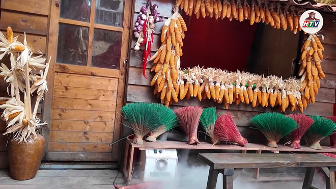 Độc đáo Nhà bên suối - HTV Thành phố không ngủ - Ảnh 1.