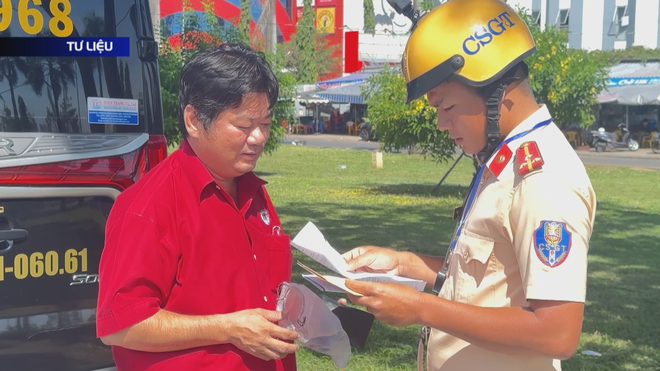 TP. Hồ Chí Minh: Hơn 11.500 trường hợp vi phạm an toàn giao thông đường bộ- Ảnh 1. TP. Hồ Chí Minh: Hơn 11.500 trường hợp vi phạm an toàn giao thông đường bộ- Ảnh 1.