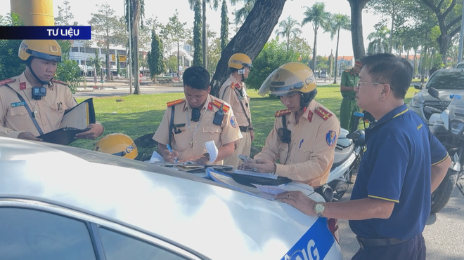 TP. Hồ Chí Minh: Hơn 11.500 trường hợp vi phạm an toàn giao thông đường bộ- Ảnh 2. TP. Hồ Chí Minh: Hơn 11.500 trường hợp vi phạm an toàn giao thông đường bộ- Ảnh 2.
