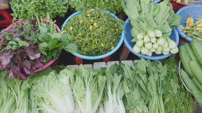 Giá rau, củ, quả ổn định tại chợ truyền thống - Ảnh 3.