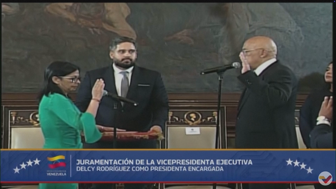 Phó Tổng thống Venezuela Delcy Rodríguez tuyên thệ nhậm chức Tổng thống lâm thời- Ảnh 2. Phó Tổng thống Venezuela Delcy Rodríguez tuyên thệ nhậm chức Tổng thống lâm thời- Ảnh 2.