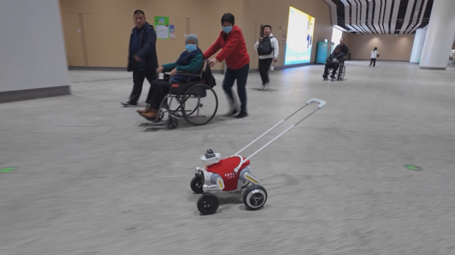 Robot tích hợp A.I. hỗ trợ người khiếm thị đi metro - Ảnh 5.