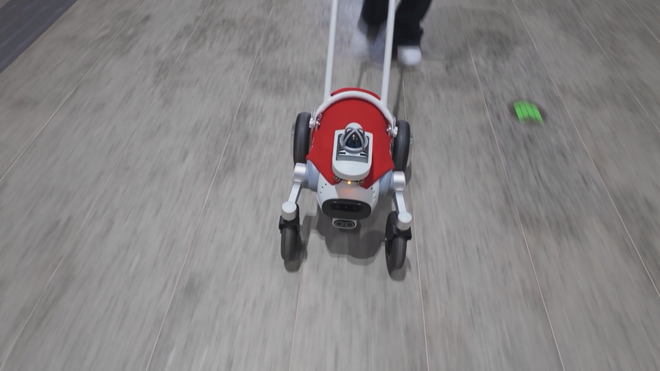 Robot tích hợp A.I. hỗ trợ người khiếm thị đi metro - Ảnh 4.