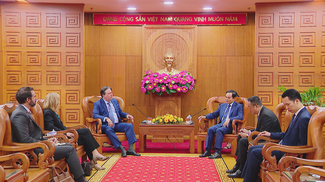 Bí thư Thành ủy TP.HCM Trần Lưu Quang tiếp Đại sứ Hoa Kỳ tại Việt Nam Marc Knapper - Ảnh 1.