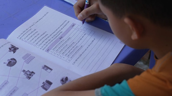 Trung Quý: Tuổi thơ bắt ốc cùng cha, dành từng đồng chữa bệnh cho mẹ - Ảnh 9.