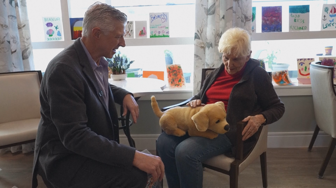 Chó robot: Liệu pháp tinh thần mới cho bệnh nhân alzheimer - Ảnh 3.