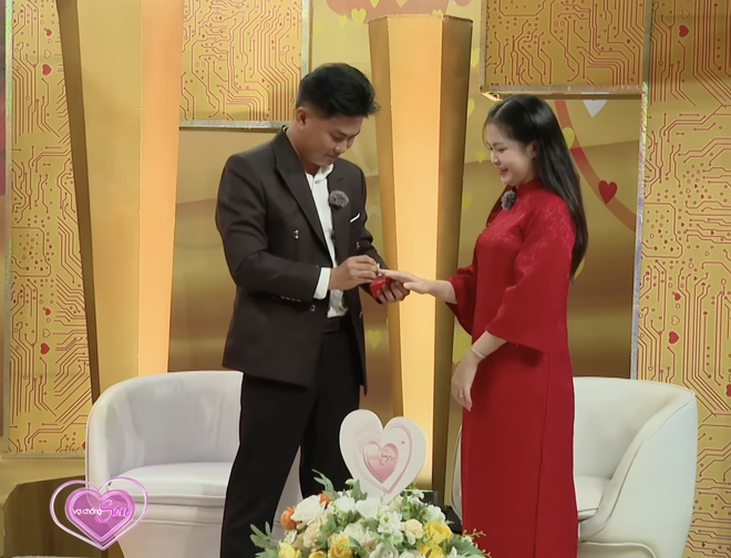 Vợ chồng son: Chàng trai vừa chia tay đã có ngay vợ kém 10 tuổi xinh đẹp - Ảnh 11.