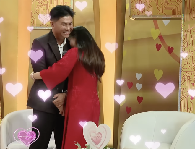 Vợ chồng son: Chàng trai vừa chia tay đã có ngay vợ kém 10 tuổi xinh đẹp - Ảnh 12.