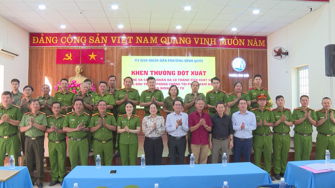 Khen thưởng tập thể, cá nhân phòng, chống ma túy - Ảnh 4.