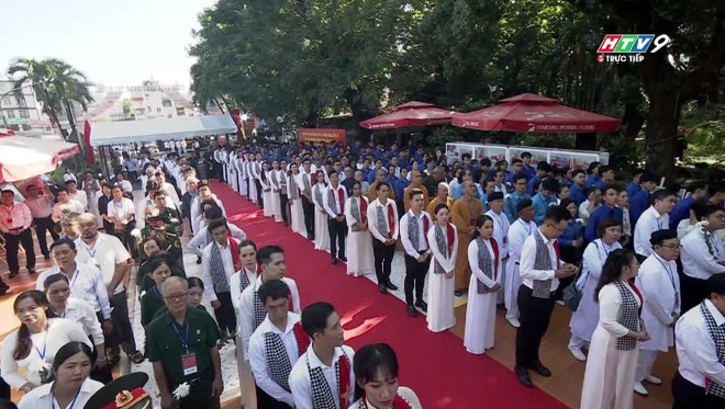 Trực tiếp: Lễ viếng, lễ truy điệu hài cốt liệt sĩ đã anh dũng hy sinh vì độc lập, tự do của Tổ quốc Việt Nam xã hội chủ nghĩa: Ngày hôm nay các Anh đã trở về - Ảnh 19.