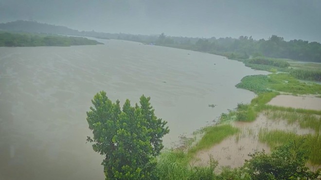 Đà Nẵng: liên tiếp xảy ra sét đánh trên sông Trường Giang, 2 người tử vong | 60 Giây Sáng ngày 14/10/2026 - Ảnh 2.