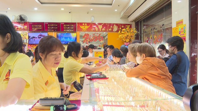 Mua bán vàng từ 5 triệu đồng phải thanh toán không dùng tiền mặt | 60 Giây Sáng ngày /10/2026 - Ảnh 1.