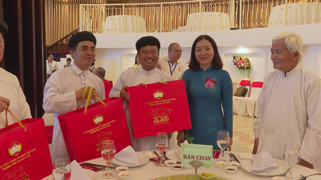 Gặp gỡ, chúc Tết các vị chức sắc tôn giáo, vị dân tộc đại diện Hội Người Việt Nam ở nước ngoài - Ảnh 8.