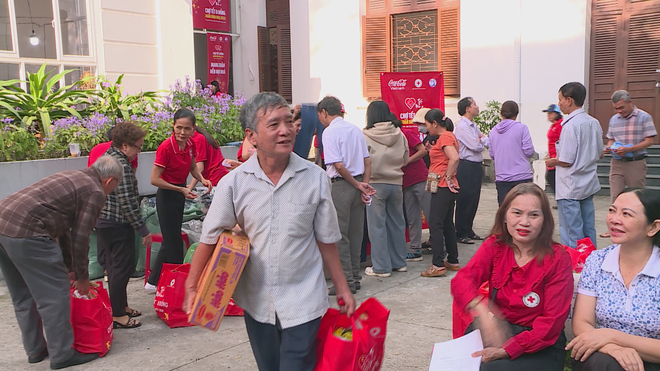 "Chợ Tết 0 đồng": Mang lại niềm vui cho 1.200 người dân có hoàn cảnh khó khăn- Ảnh 3.