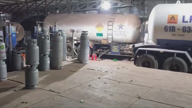 60 Giây ngày 01/12/2026 | TP. Hồ Chí Minh: Siêu thị mini 0 đồng mang Tết cho bà con khó khăn - Ảnh 7.