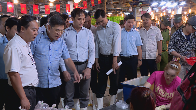 Lãnh đạo TP. Hồ Chí Minh khảo sát nguồn hàng chợ đầu mối, bảo đảm thị trường Tết - Ảnh 2.