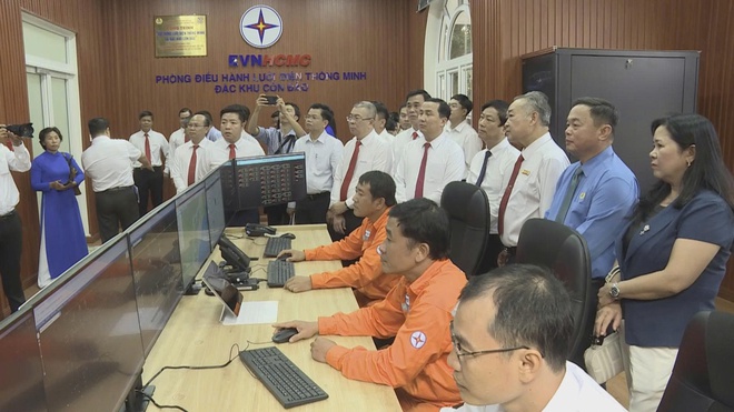 Thời sự HTV ngày 1/2/2026 | Xây dựng lưới điện thông minh, đưa Côn Đảo thành "Đảo xanh đáng sống" - Ảnh 4.