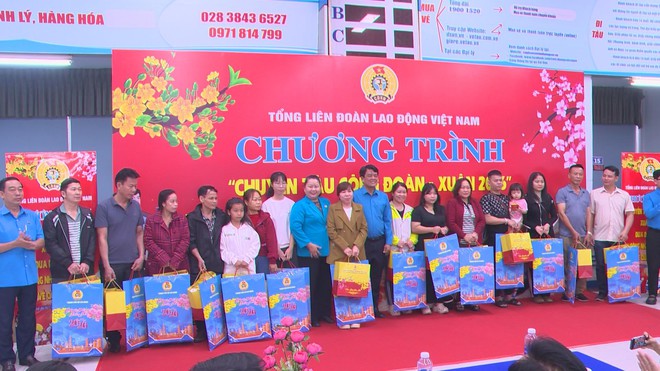 Thời sự HTV ngày 10/2/2026 | Sức mua trầm lắng, người dân chọn lễ gọn nhẹ ngày cúng ông Công ông Táo - Ảnh 7.