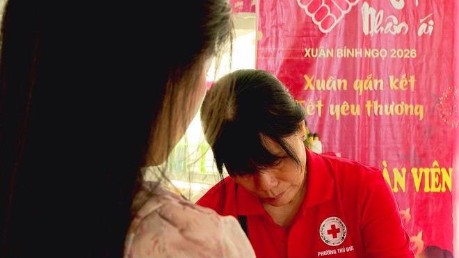 Phường Thủ Đức tổ chức ngày hội Tết Nhân ái - Xuân Bính Ngọ năm 2026 - Ảnh 1.