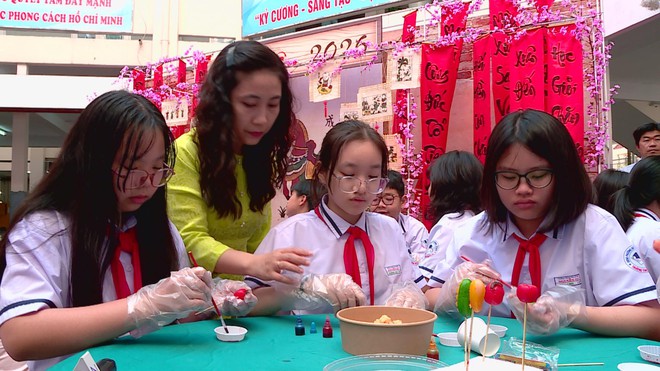Giáo dục văn hóa truyền thống qua trải nghiệm Tết cổ truyền - Ảnh 2.