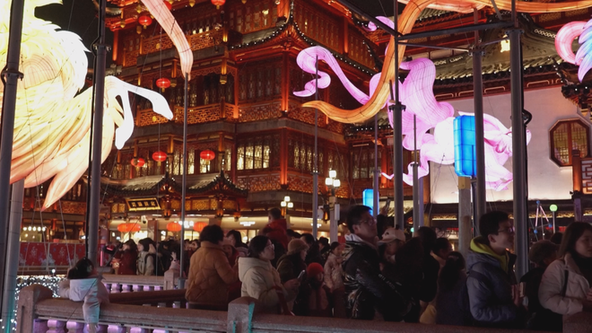 Trang trí đèn lồng Tết ở vườn Dự Viên, Thượng Hải - Ảnh 4.