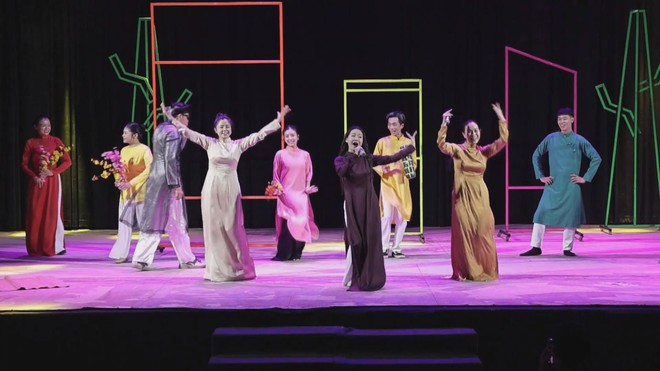 Thời sự HTV ngày 12/2/2026 | Lãnh đạo TP. Hồ Chí Minh chúc Tết, tặng quà các cá nhân tiêu biểu- Ảnh 2.