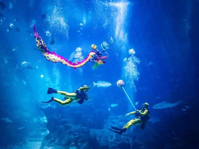 BTS mang "cơn địa chấn" trở lại Singapore sau 7 năm - Ảnh 6.