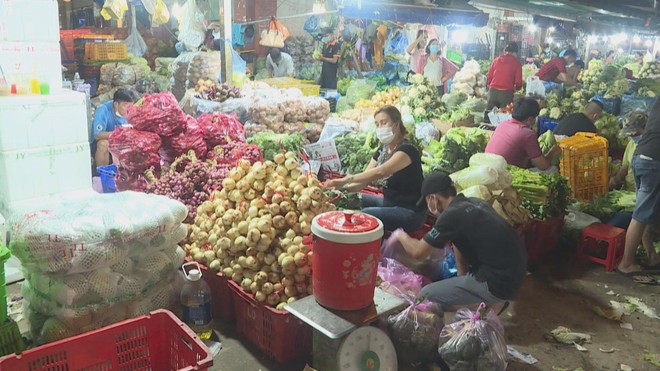60 Giây ngày 12/2/2026 | Trạm dừng chân nghĩa tình, tặng nước, vá xe miễn phí cho người dân về quê đón Tết- Ảnh 6.