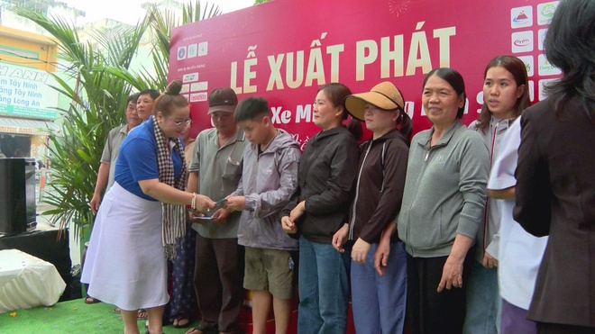 Thời sự Trưa HTV ngày 12/2/2026 | “Mùi Phở” ra mắt trước thềm Tết Bính Ngọ 2026- Ảnh 4.