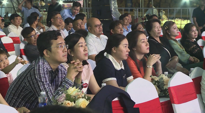 Hội hoa xuân trên Thành phố: Sắc xuân hội tụ, rộn ràng không khí đón Tết Bính Ngọ 2026 - Ảnh 4.