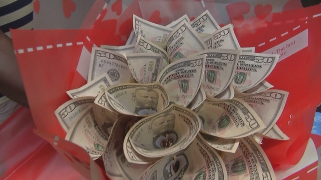 Valentine tại Zimbabwe: Xu hướng quà tặng thực tế lên ngôi - Ảnh 3.