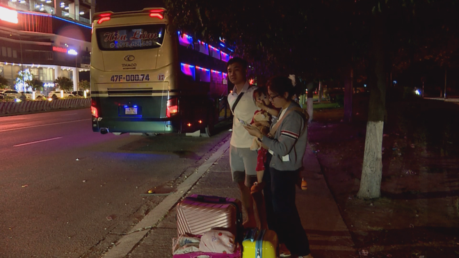 Rộn ràng không khí người dân về quê đón Tết- Ảnh 2.