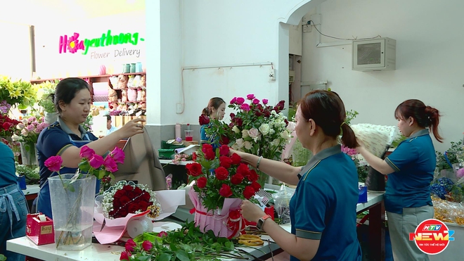 Trải nghiệm lãng mạn thăng hoa nhờ sự chuyển hướng tiêu dùng- Ảnh 3.