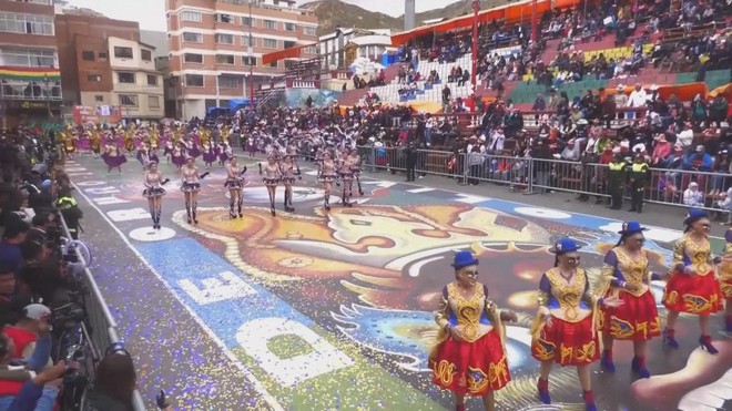 Náo nhiệt Lễ hội Carnaval tại khu vực Mỹ La tinh- Ảnh 1.