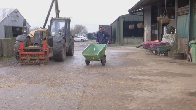 Biến phân ngựa thành chất liệu nhựa- Ảnh 2.