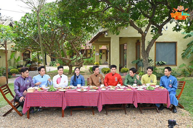 Táo Quân phiên bản 2 Ngày 1 Đêm Tết: Cris Phan hóa Táo Bà tự tin "ke đầu"- Ảnh 12.