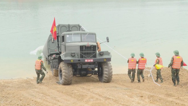 60 Giây ngày 14/2/2026 | Xuân trên những công trình mở lối tương lai  - Ảnh 2.