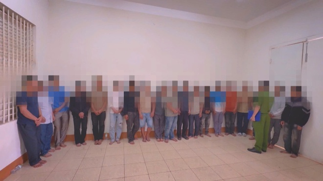 60 Giây ngày 16/2/2026 | Xu hướng trang trí Tết Bính Ngọ 2026 - Ảnh 3.