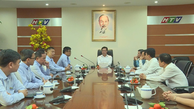 Thời sự HTV ngày 16/2/2026 | Phó Bí thư Thường trực Thành ủy Lê Quốc Phong thăm, động viên các đơn vị trực Tết đêm Giao thừa. - Ảnh 1.