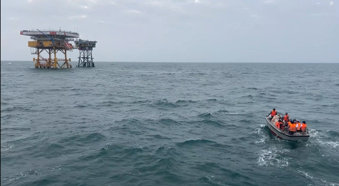 Xuân về trên Nhà giàn DK1/10 - Ảnh 2.