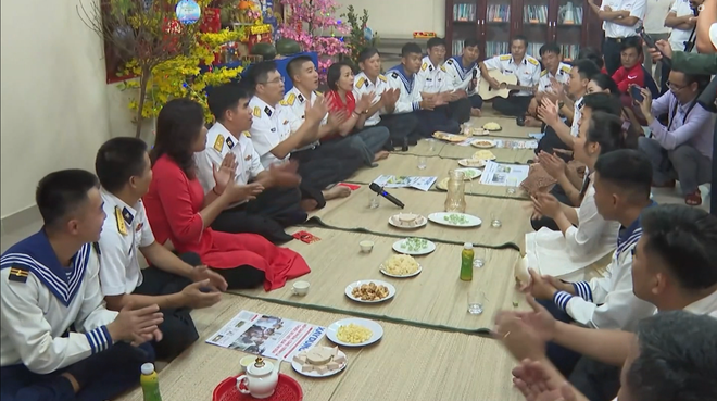 Xuân về trên Nhà giàn DK1/10 - Ảnh 8.