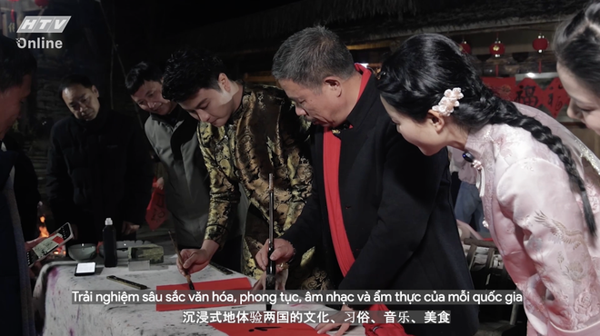 HTV - Hồ Nam: Võ Minh Lâm "vượt núi băng biển" đem cải lương đến Hồ Nam - Ảnh 4.