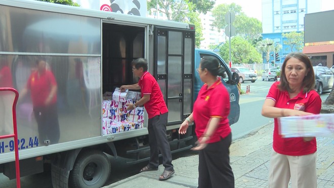 Khi mùa xuân "nở hoa" trên những trang báo nhỏ - Ảnh 6.