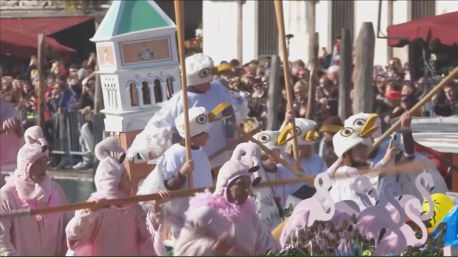 Italia mở màn lễ hội hóa trang Carnaval Venice - Ảnh 2.