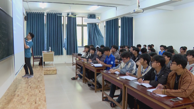 ĐHQG TP. Hồ Chí Minh: Đột phá chính sách thu hút nhân tài, đón chuyên gia quốc tế trở về- Ảnh 3.