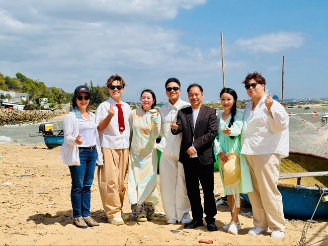 HTV hợp tác cùng Đài truyền hình sản xuất format Chị đẹp rẽ sóng ra mắt 2 MV Ca nhạc đón năm mới.- Ảnh 10. HTV hợp tác cùng Đài truyền hình sản xuất format Chị đẹp rẽ sóng ra mắt 2 MV Ca nhạc đón năm mới.- Ảnh 10.