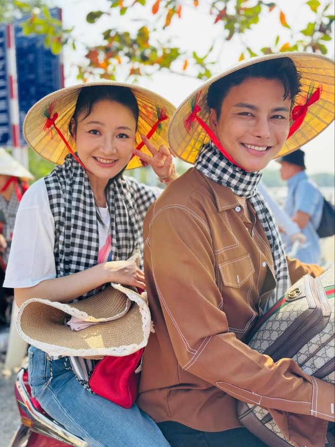 HTV hợp tác cùng Đài truyền hình sản xuất format Chị đẹp rẽ sóng ra mắt 2 MV Ca nhạc đón năm mới.- Ảnh 9. HTV hợp tác cùng Đài truyền hình sản xuất format Chị đẹp rẽ sóng ra mắt 2 MV Ca nhạc đón năm mới.- Ảnh 9.