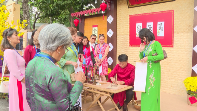 Cảm xúc ngày trở về: Khát vọng mùa Xuân của kiều bào kiến thiết quê hương- Ảnh 1.